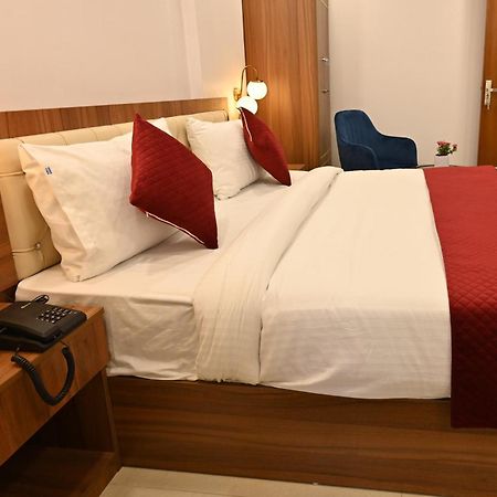 Hotel Down Town Paschim Vihar Delhi  Exterior foto