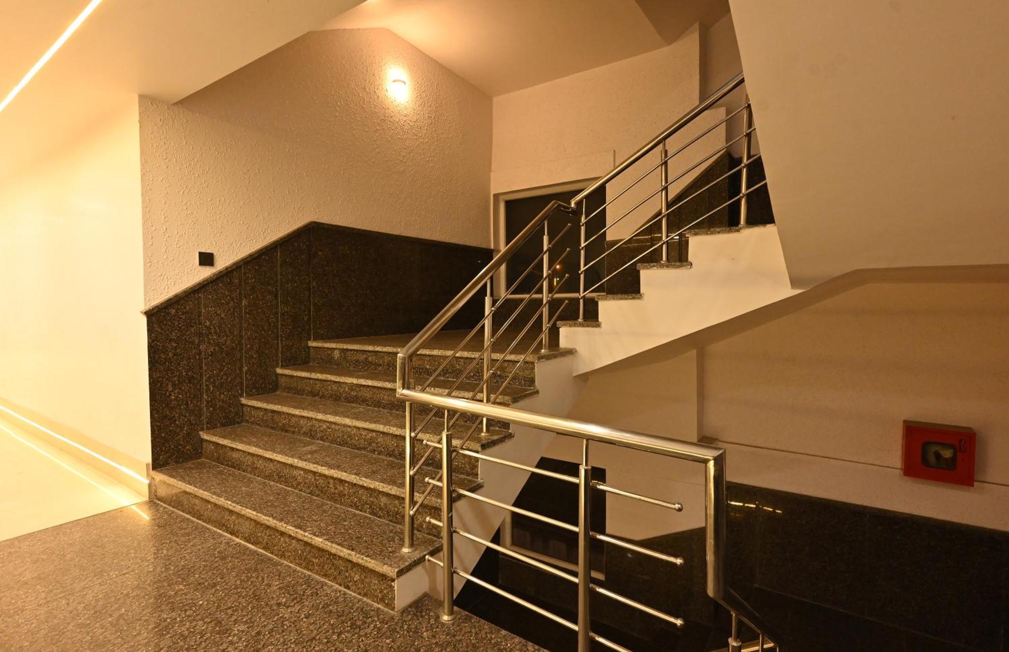 Hotel Down Town Paschim Vihar Delhi  Exterior foto