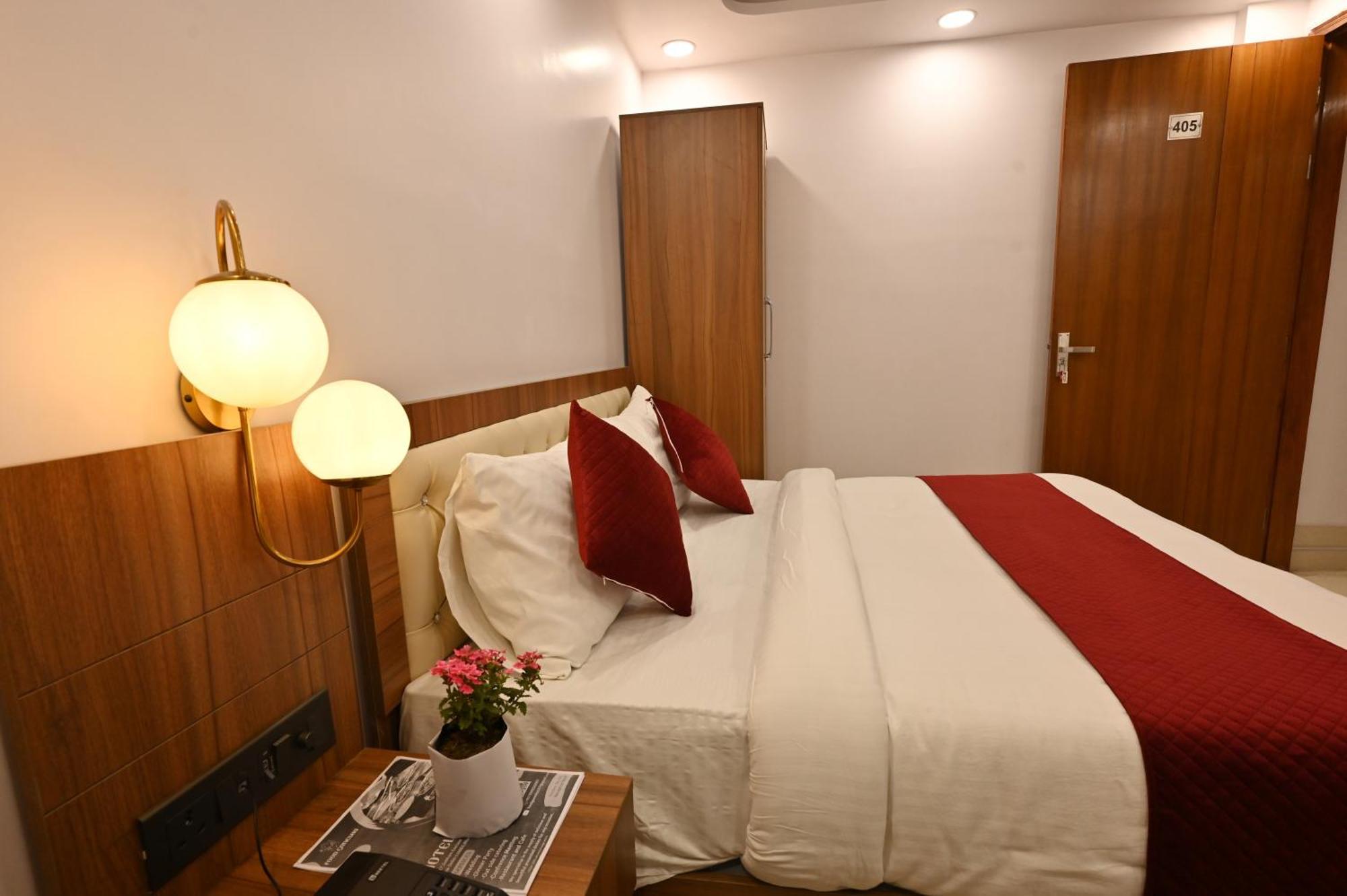 Hotel Down Town Paschim Vihar Delhi  Exterior foto